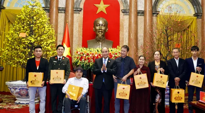 President meets exemplars of kindness