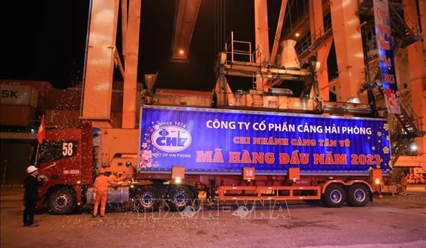 First cargo welcomed in Hai Phong, Da Nang