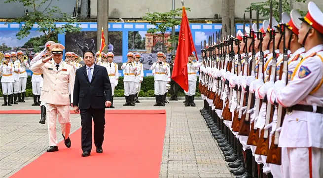 PM inspects readiness of security forces ahead of Tet