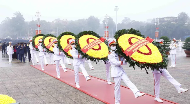 Leaders pay tribute to President Ho Chi Minh on Party’s founding anniversary