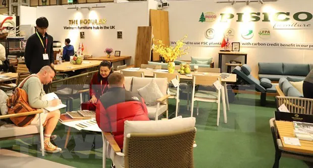 Vietnamese furniture products introduced at UK exhibition