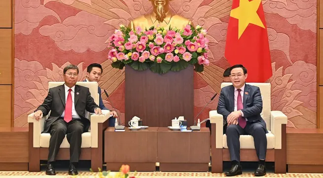 National Assembly eager for experience sharing, exchange with Laos: leader