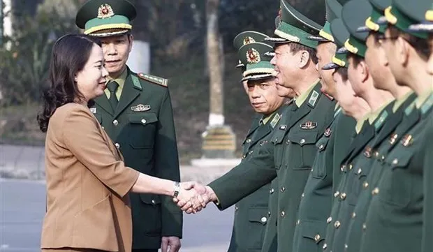 Acting President works with Vietnam Academy of Border Defence Force