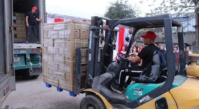 Hoa Binh exports first batch of sugarcane to US