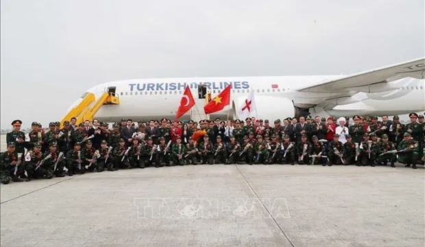 Vietnamese military rescue team completes mission in Turkey, arrives home