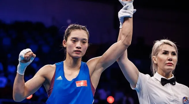 Boxer beats Spanish rival to advance to World Championship's semifinals