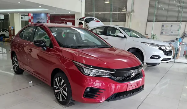 Automobile sales drop sharply in April