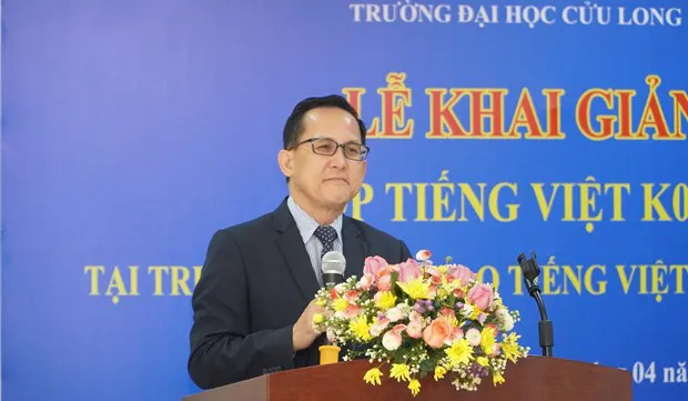 Vietnamese language course opened for Lao ICT personnel