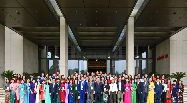 NA leader applauds performance by Vietnam Women Journalists' Club