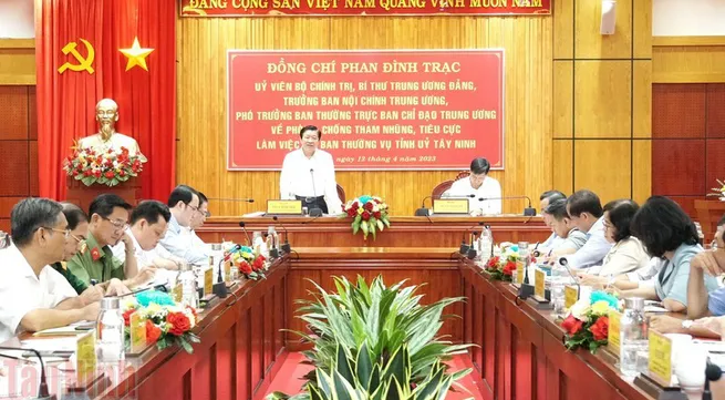 PCC’s Commission for Internal Affairs works with Tay Ninh provincial Party Committee