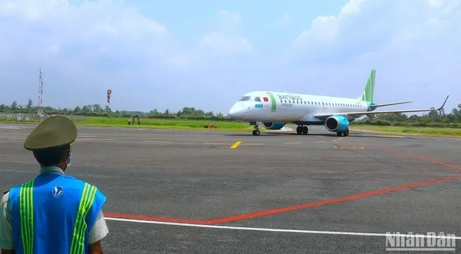 Successful test flight clears path for Hanoi-Ca Mau route