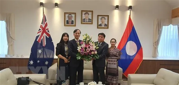 Vietnamese Embassy in Australia congratulates Lao counterpart on Bunpimay festival