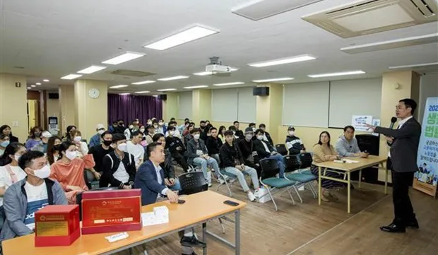 Vietnamese guest workers get updated on RoK's law