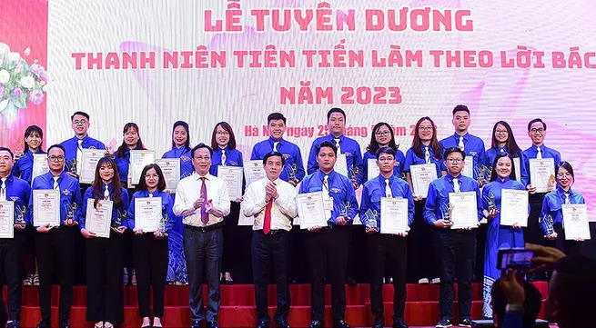 Outstanding young people of central agencies honoured