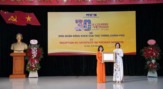French-language newspaper Le Courrier du Vietnam awarded Prime Minister's certificate of merit