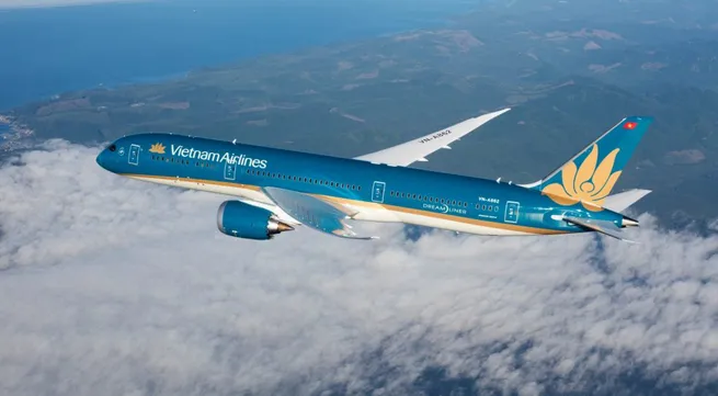 Vietnam Airlines honoured as 5-star Global Airline
