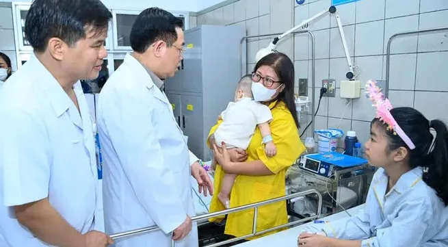 NA Chairman offers incense to fire victims in Hanoi