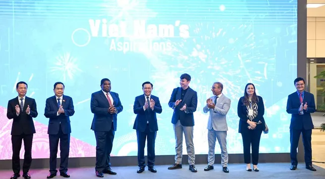 'Make in Vietnam' innovative products introduced to global young parliamentarians