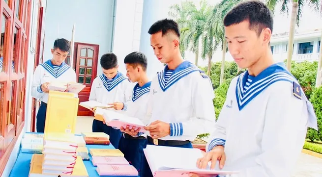 Party leader’s book on military policy, defence strategy introduced to naval force