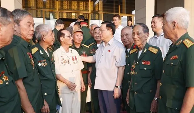 NA Chairman meets with ex-revolutionaries from Nghe An province
