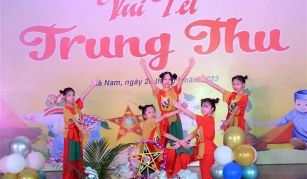 President extends Mid-Autumn Festival wishes to children