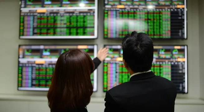 VN-Index recovers following sharp fall