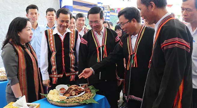 President joins great national unity festival in Phu Yen