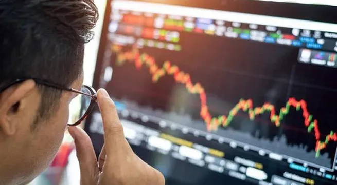 VN-Index drops 7.55 points on November 27