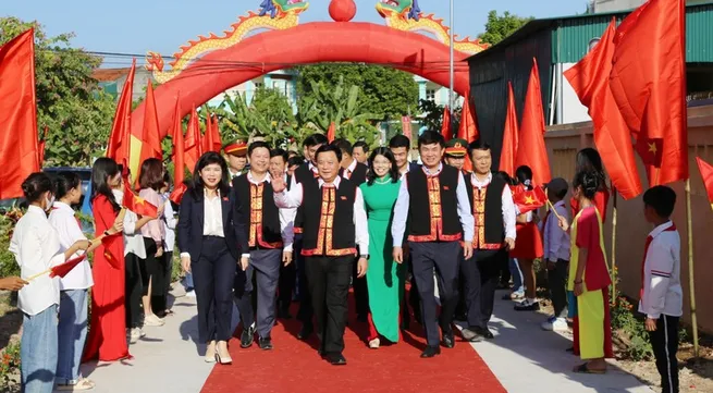 Leaders join locals to celebrate great national solidarity festivals