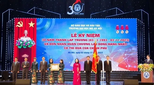 Hanoi Open University receives Labour Order