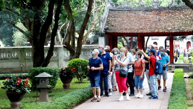 Hanoi key relic sites welcome nearly 1.7 mln visitors