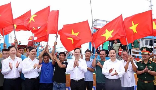 President pays working trip to Phu Quy island district