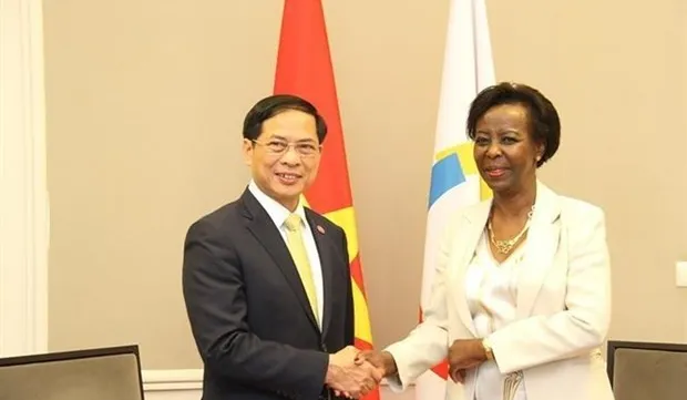 Vietnam, OIF back promoting French language training