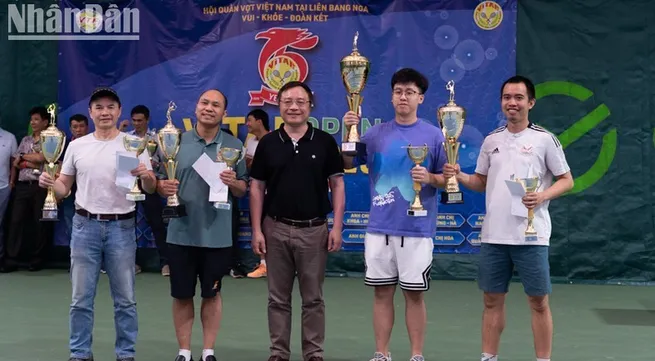 Tennis tournament connects Vietnamese in Russia