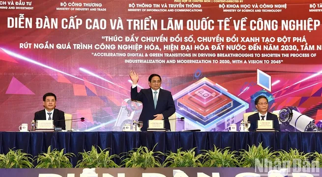 PM urges greater efforts to accelerate national industrialisation and modernisation