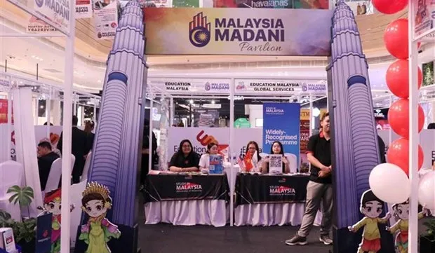 Exhibition kicks off Malaysia Madani Week in HCM City