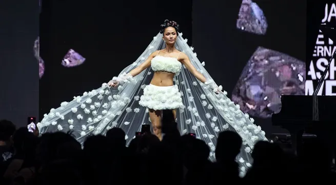 Vietnam International Fashion week kicks off in HCMC