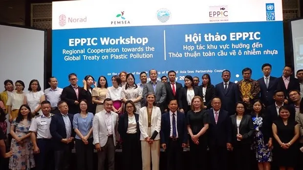 Vietnam supports building of global treaty on plastic pollution