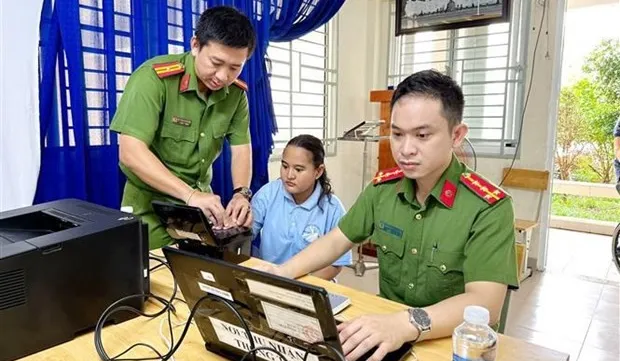 Chip-based ID cards issued to 186 disabled citizens in Ho Chi Minh City