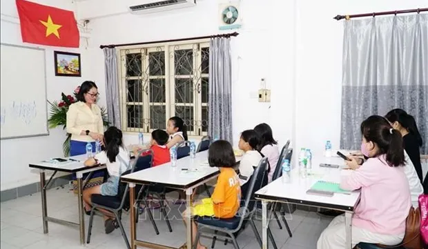 Vietnamese-language course opens in Vientiane