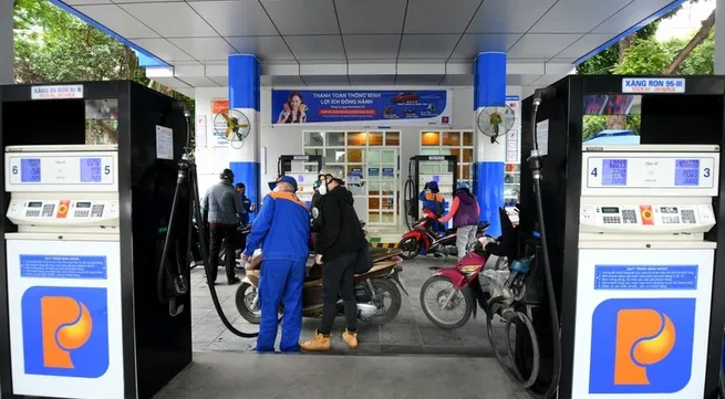 Petrol prices see mixed changes, oil prices up