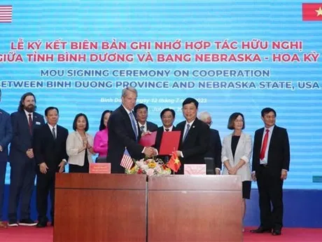 Binh Duong province, US state to cooperate in different fields