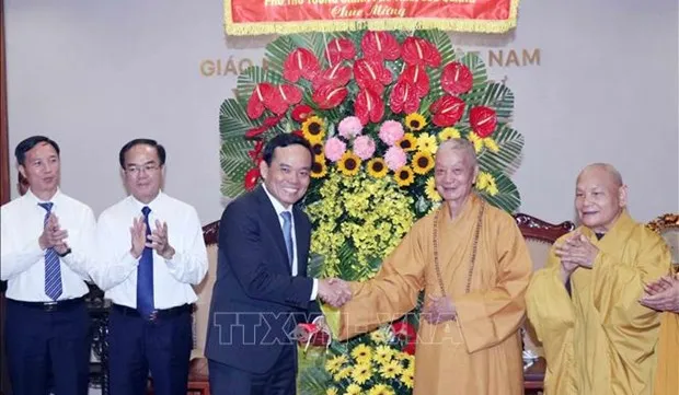 Deputy PM extends greetings to Buddhists on Vu Lan festival