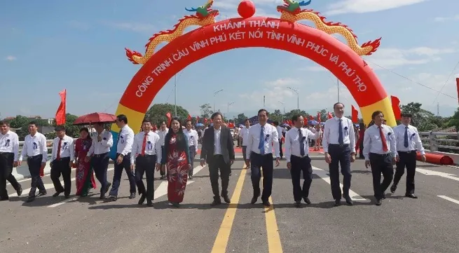 Bridge linking Vinh Phuc and Phu Tho inaugurated