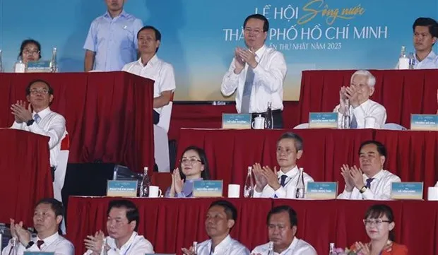 President Vo Van Thuong attends HCM City River Festival