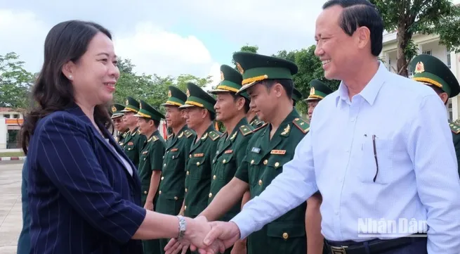Vice President visits border guards in Binh Phuoc Province
