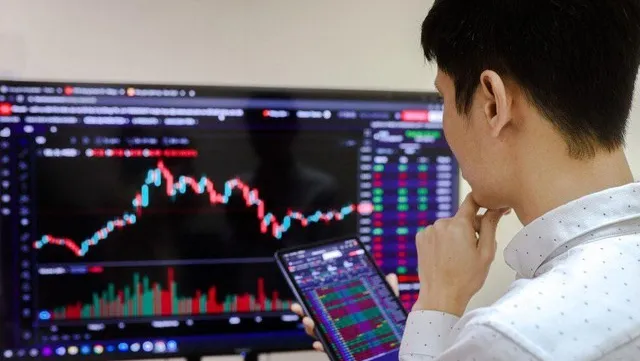 VN-Index begins new week up 1.55%