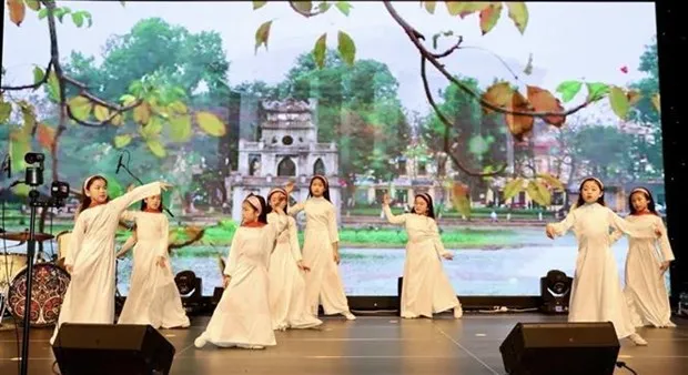 Lunar New Year celebrations for overseas Vietnamese held abroad