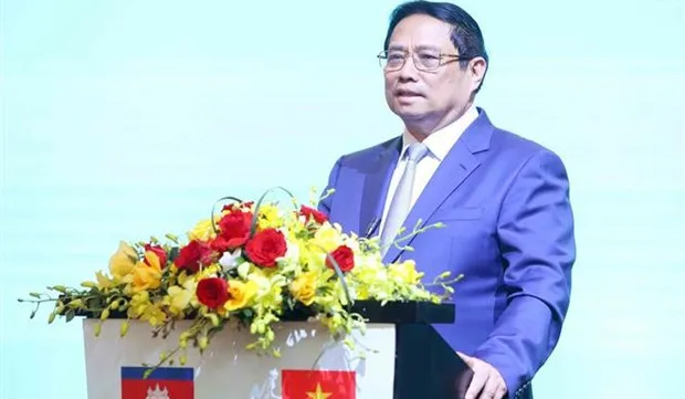 Vietnamese, Cambodian PMs attend investment forum