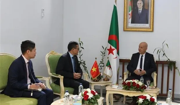 Vietnamese, Algerian parties bolster relationship